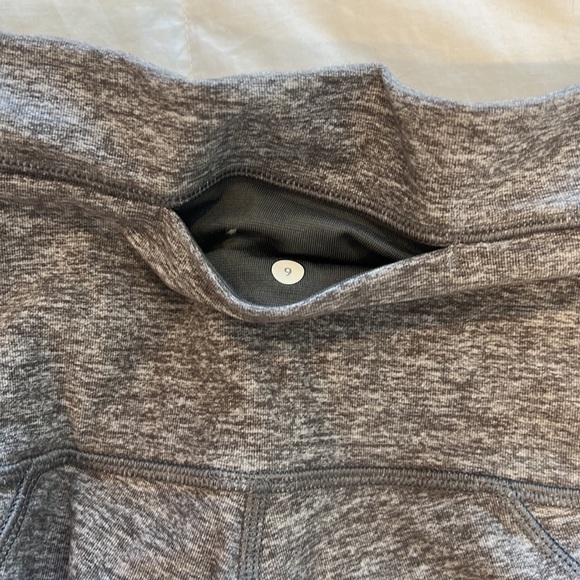 Lululemon Pure Practice legging sz 6 - Picture 5 of 6
